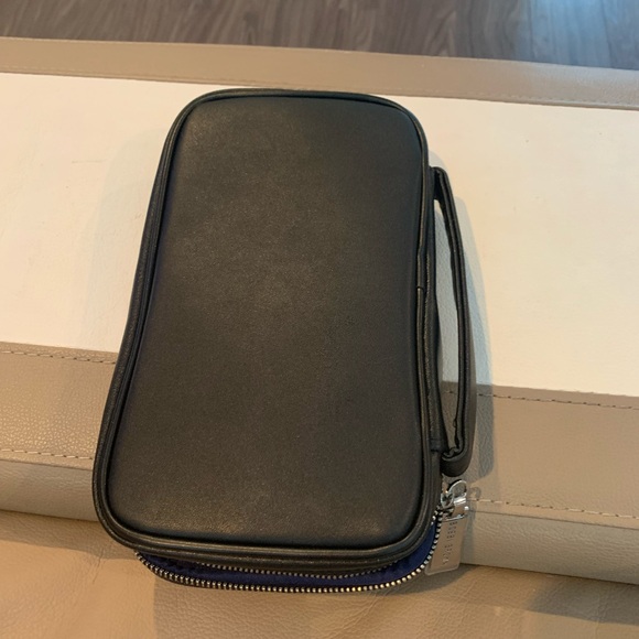 Bobbi Brown Makeup Brush Set - Picture 9 of 11